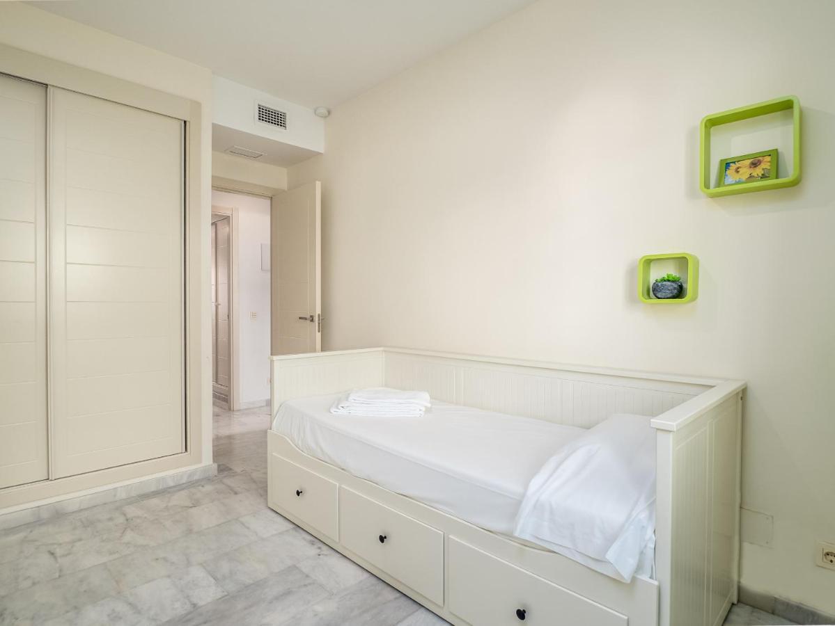 2051-New 3 Bedrooms On Golf Эстепона Экстерьер фото